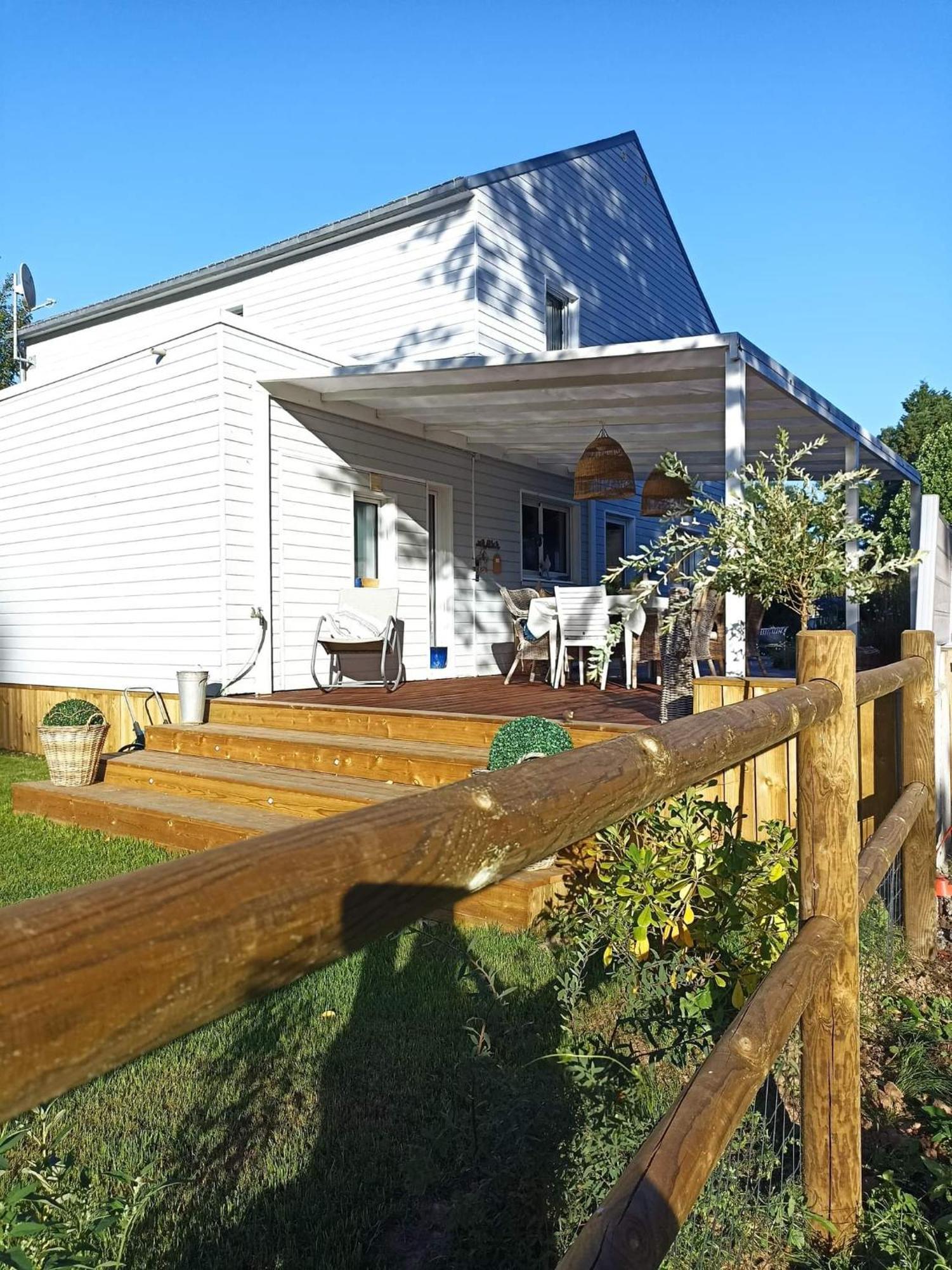 Lodge Avec Vue Sur La Riviere Lannion Kültér fotó