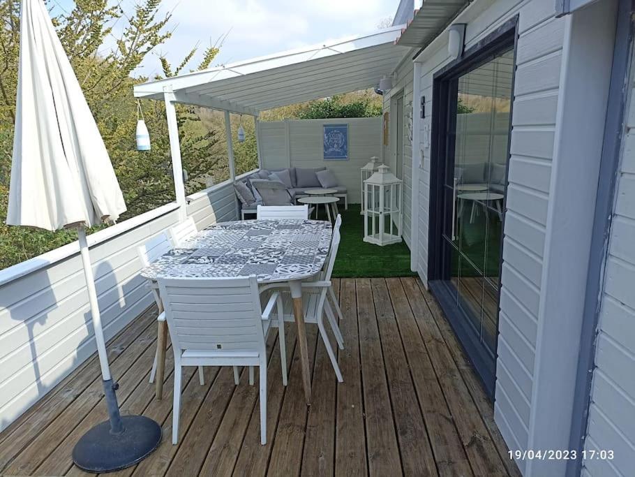 Lodge Avec Vue Sur La Riviere Lannion Kültér fotó